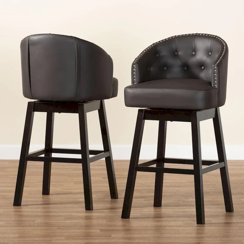 Tabouret de bar pivotant touffeté en similicuir marron moderne et contemporain Avril avec garniture cloutée