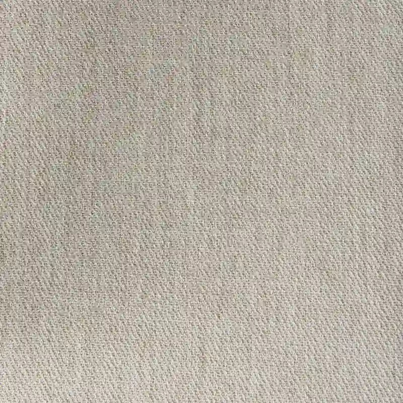 Chaise de salle à manger Clara en tissu crème avec dossier en cannage et structure en bois massif marron clair